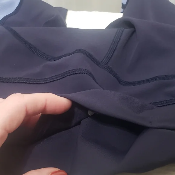 Lululemon Sz 4 Mix & Mesh 21" Leggings in Midnight - Picture 11 of 16